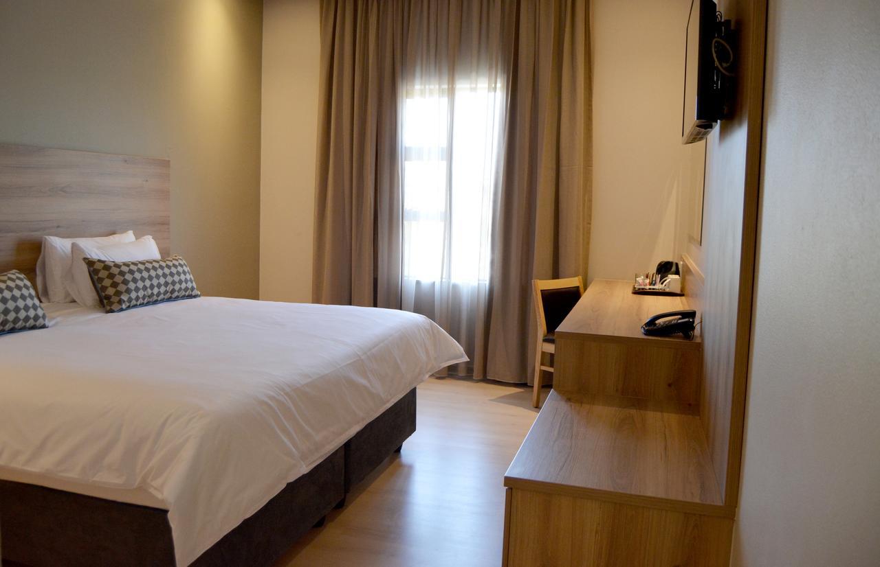 Regal Inn Hotel Midrand Exterior photo